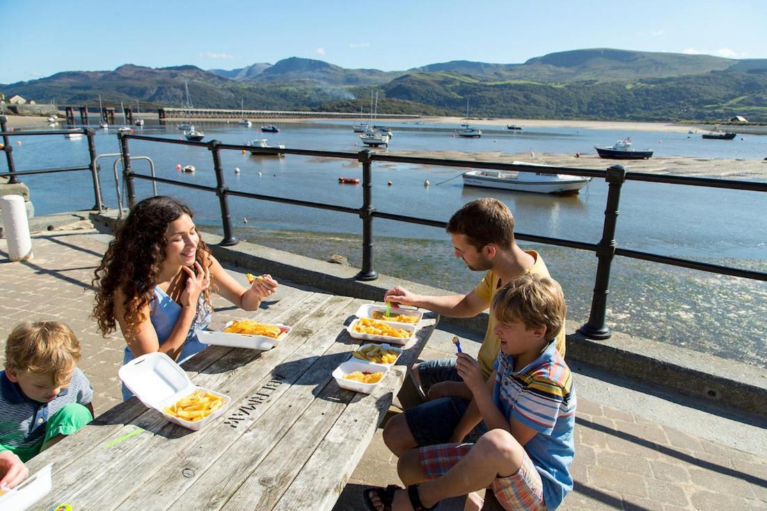 Barmouth Bay Holiday Park Llanddwywe Экстерьер фото
